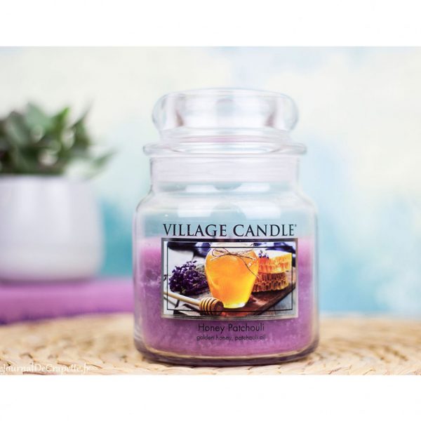 Свеча ароматическая Village Candle «Медовый пачули» (S)
