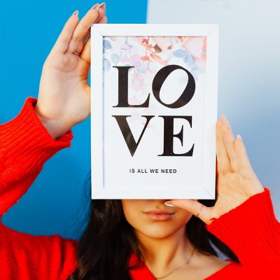 Постер в рамке A3 "Love is all we need"